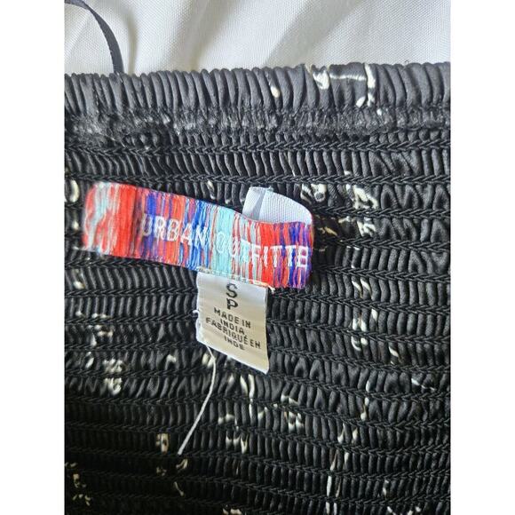 Urban Outfitters Small Maya Smocked Floral Black Top Dark Cottagecore Cropped - Picture 5 of 10